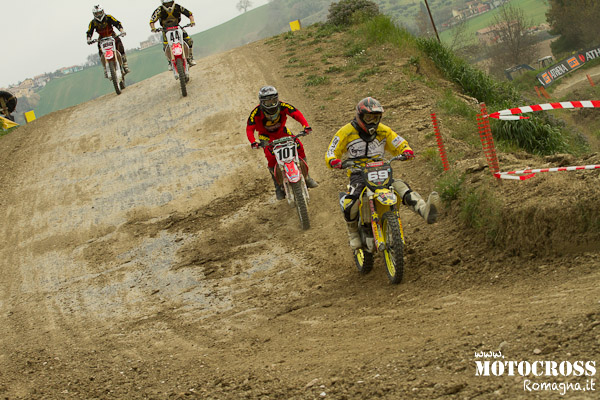 grande bagarre in pista come sempre tra gli Hobbycross MX2