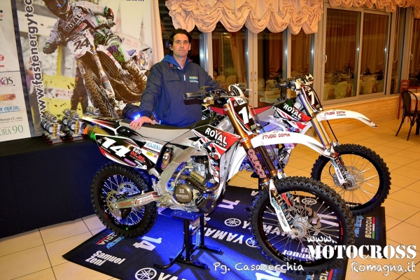 Gianluca Scoccia vicino alle moto del suo Scoccia Racing Team