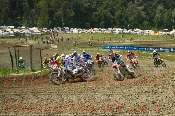 la partenza della MX1 Nazionali a Castellarano